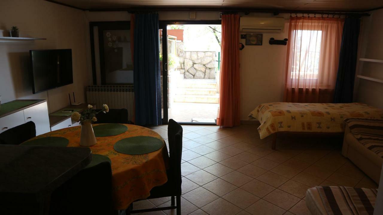 Apartments Komel Abbazia Esterno foto
